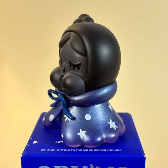 Crybaby Crying to the Moon • Half Moon • POPMART - Picture 3 of 10